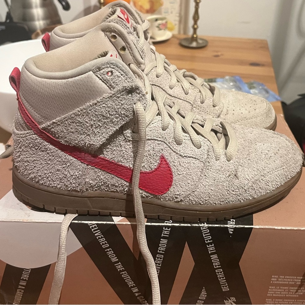Nike SB Dunk High Pro Birch/Hyper Red - Picture 2 of 6